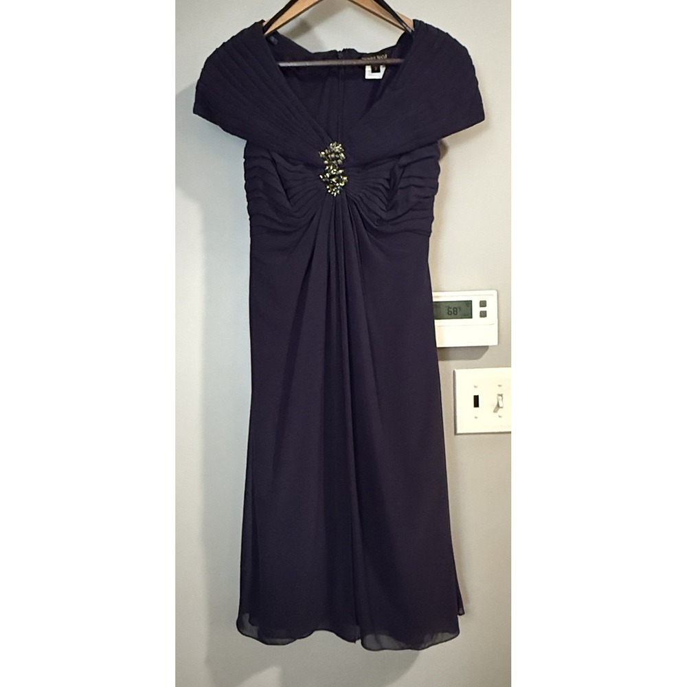Tadashi Shoji Dress Jeweled Embellished‎ V-neck Cocktail Womens Size 2 Elegent